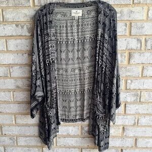 American Eagle Outfitters Boho Tassel Kimono Cardigan – Black & White 🖤🤍